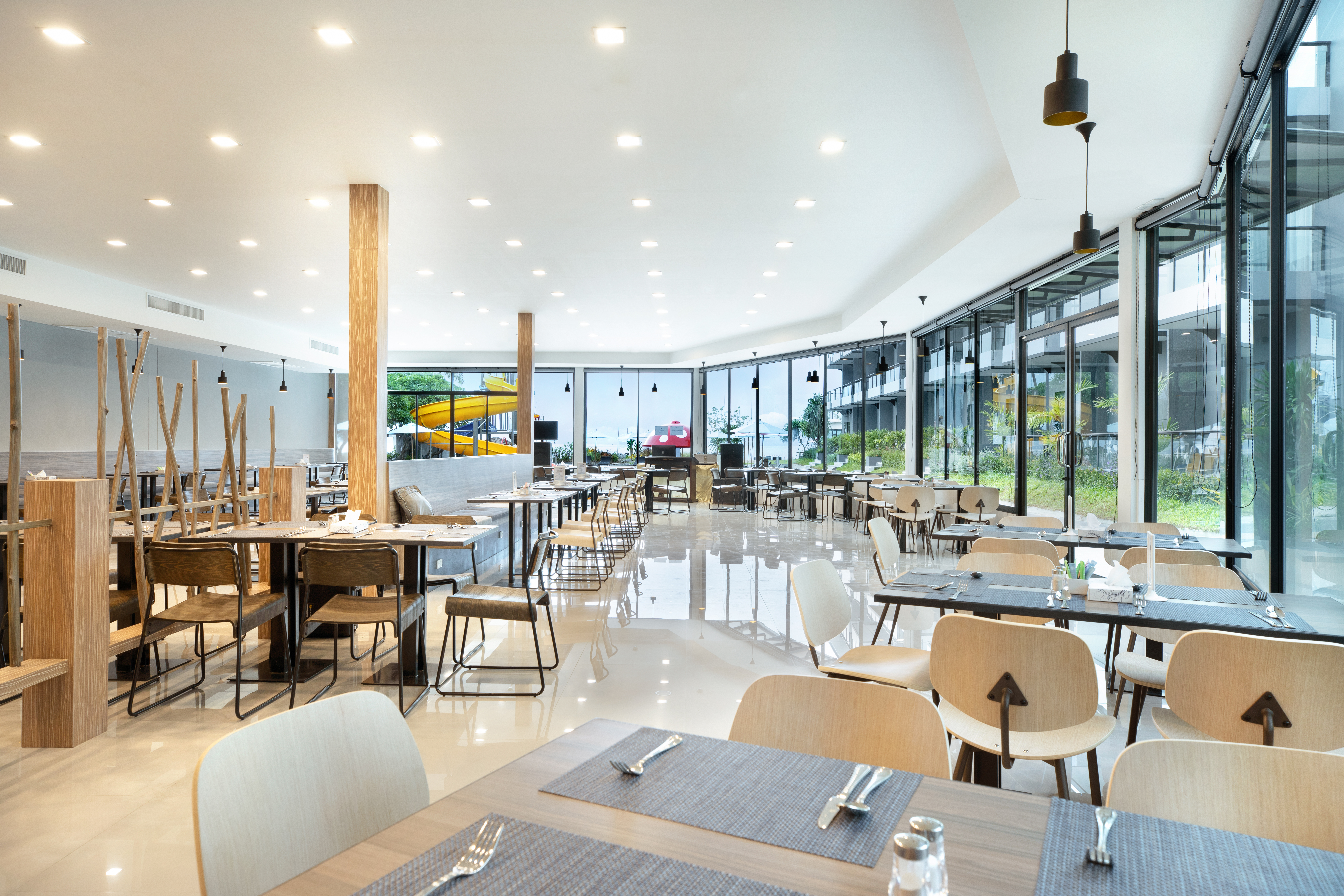 Pearl Restaurant at Centra by Centara Cha Am Beach Resort Hua Hin (CCH) 