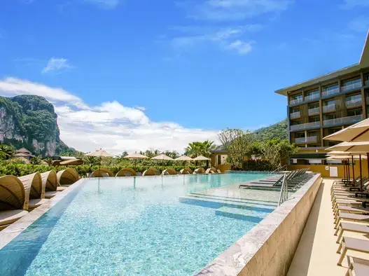 Centara Life Phu Pano