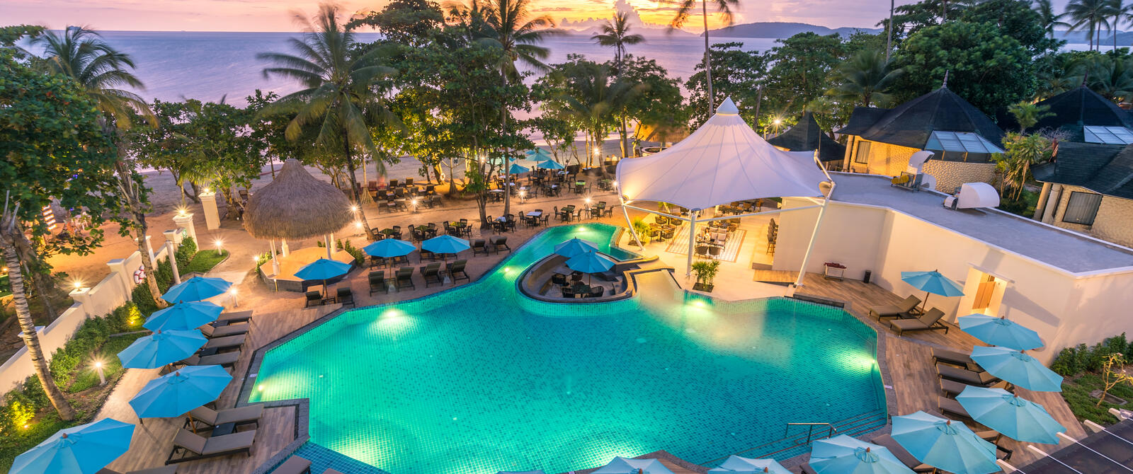 Resort swimming pool — Centara Ao Nang Beach Resort & Spa Krabi