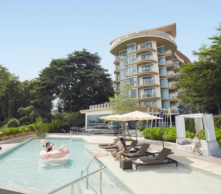 Centara Sonrisa Swimming Pool