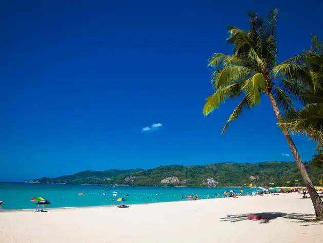 The five best beaches for surfing in Phuket