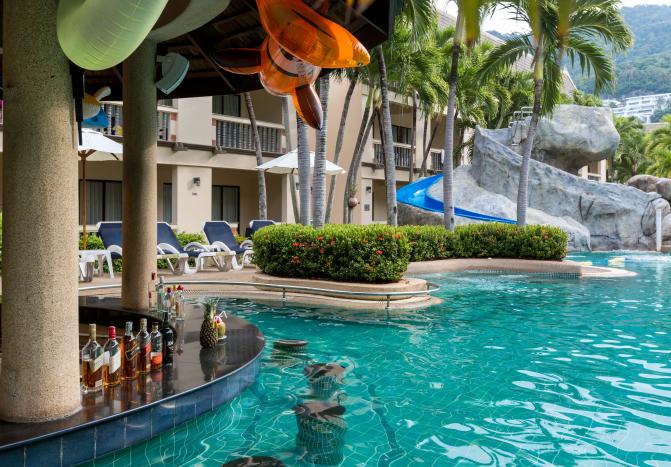 Emerald Pool Bar