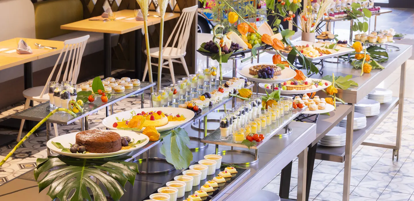 Autumn Lunch & Sweets Buffet