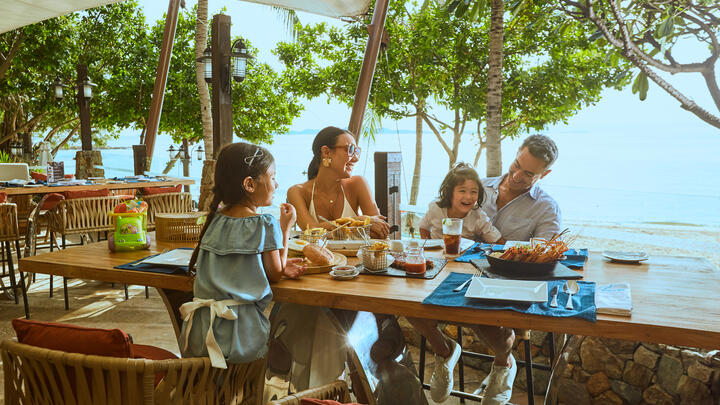 COAST Beach Club & Bistro