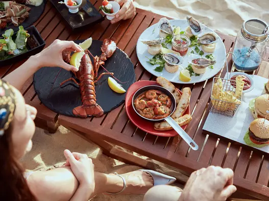 Dining - lifestyle