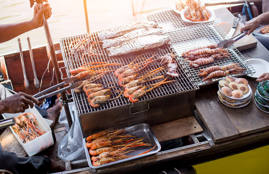 An unforgeable culinary experience: Floating markets in Thailand