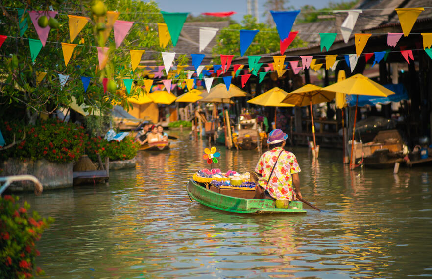 An unforgeable culinary experience: Floating markets in Thailand