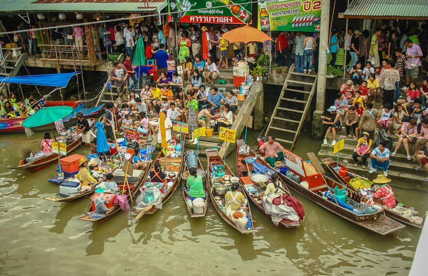 An unforgeable culinary experience: Floating markets in Thailand