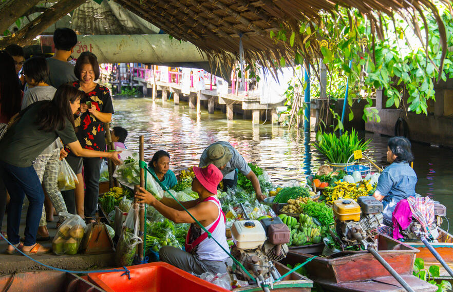 An unforgeable culinary experience: Floating markets in Thailand