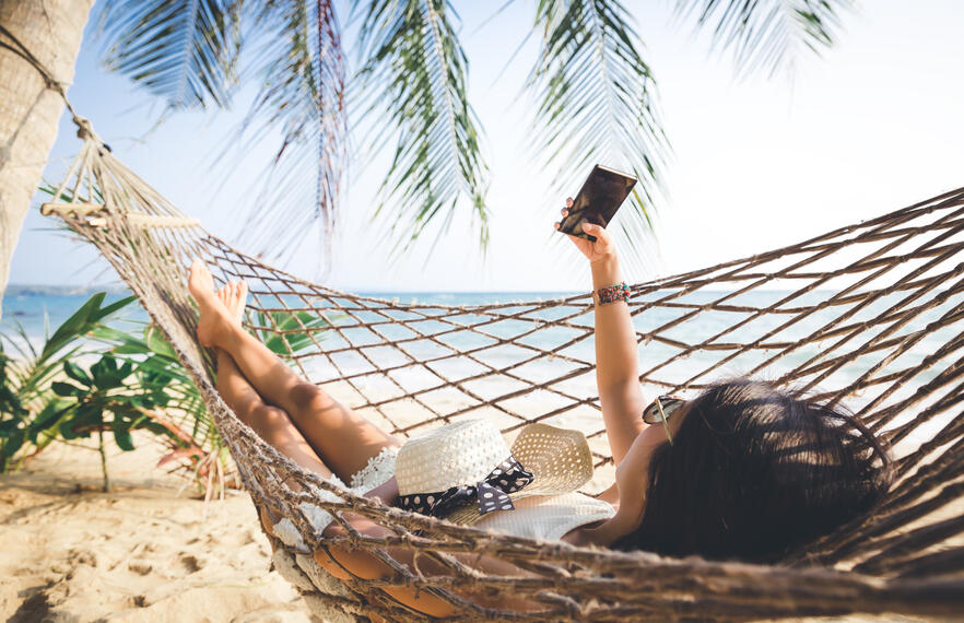 How to Keep Your Phone and Data Safe While Travelling