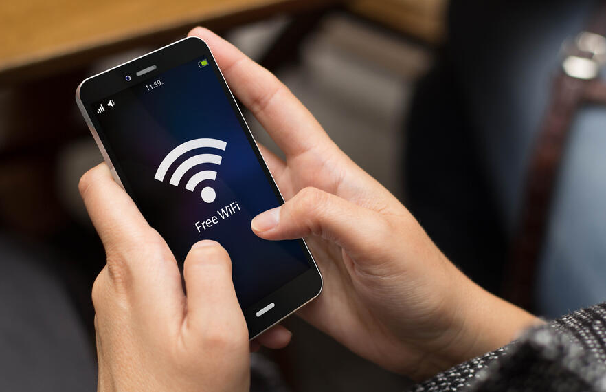 How to Keep Your Phone and Data Safe While Travelling
