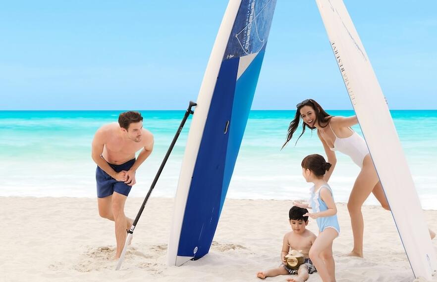 family lifestyle beach